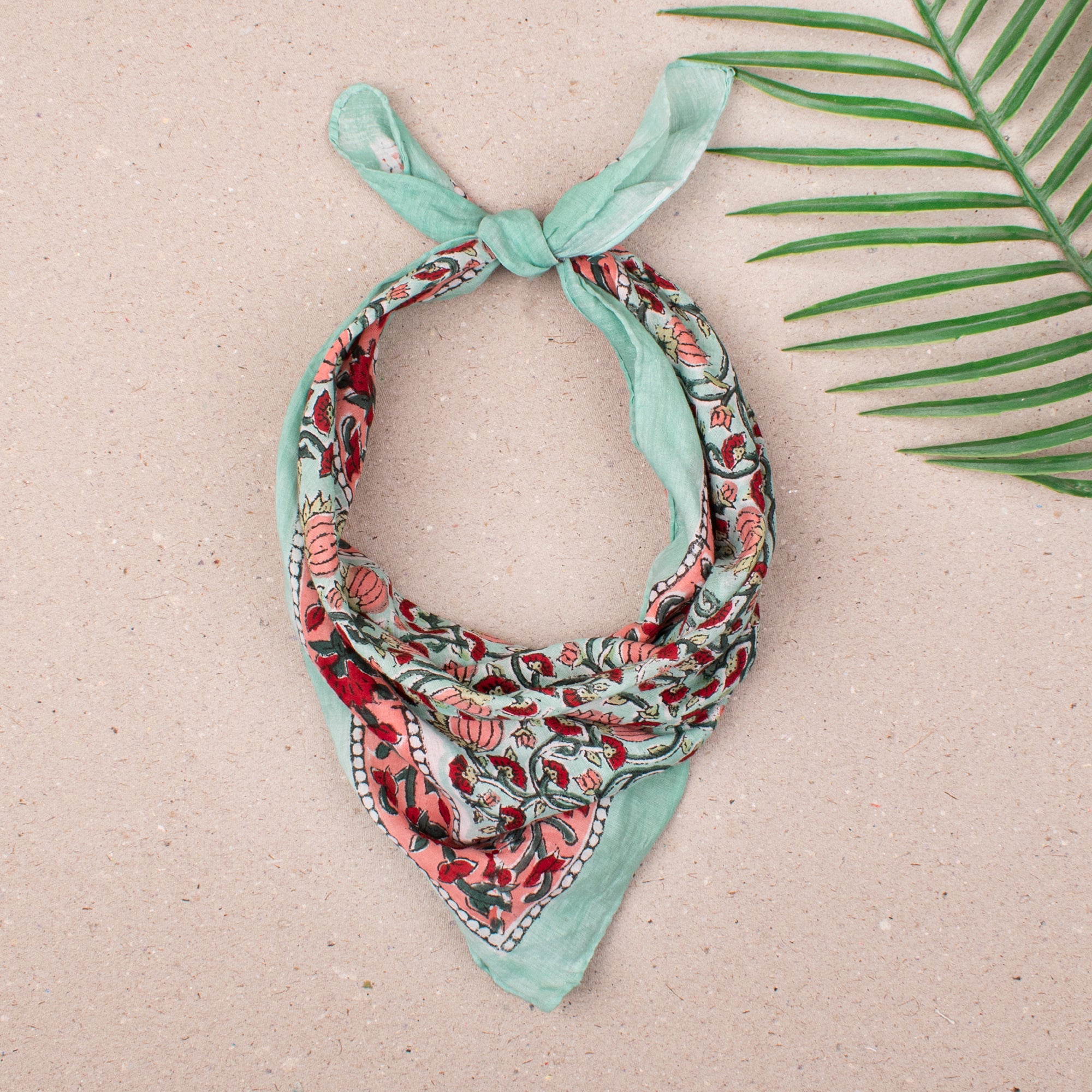 4 Cute Ways To Tie A Cotton Bandana On Your Dog