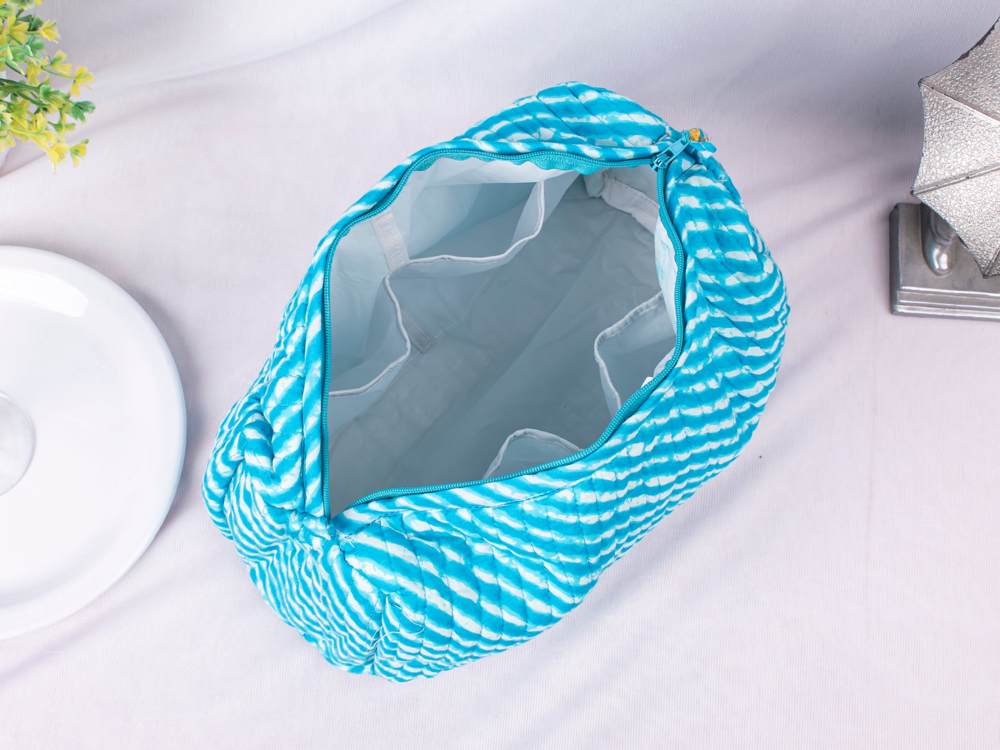 Set Of 3 Cosmetic Bags, Lightweight and Waterproof Wash Bags, Set Of 3 Makeup Bags, Pure Cotton Bags, Eco-friendly Cotton Bags